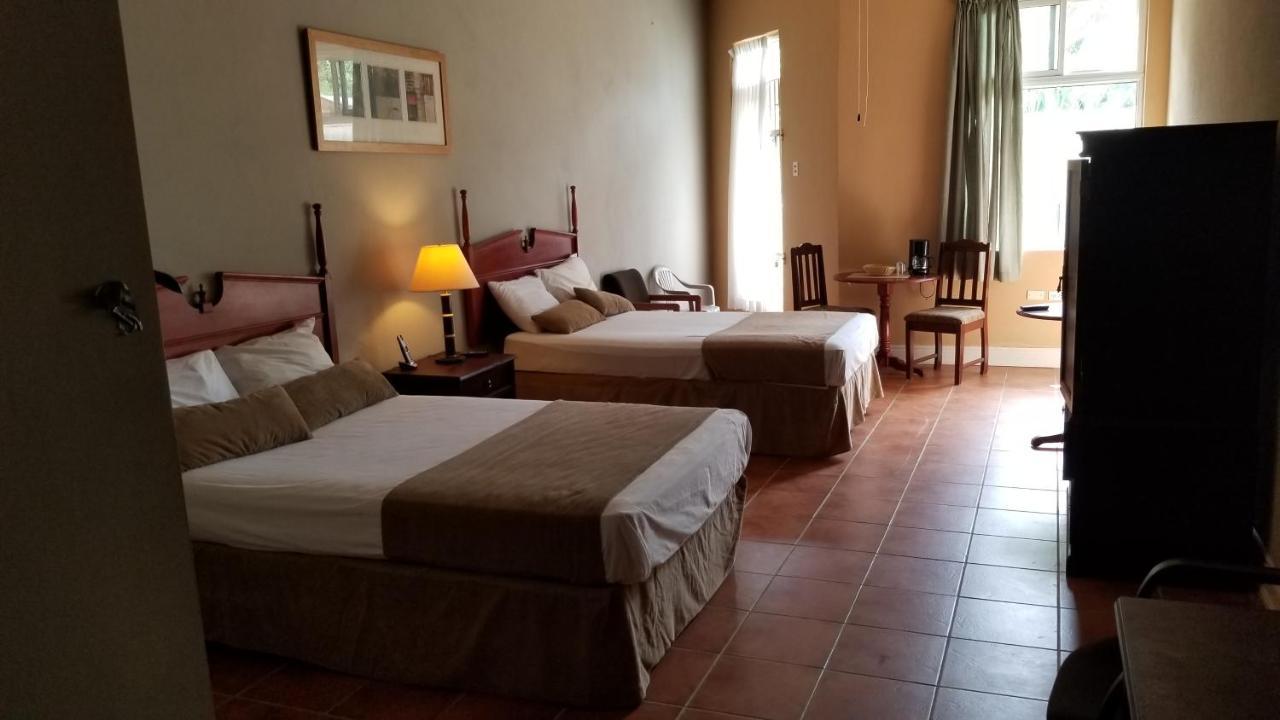 Guest House Villa Mishkan Runaway Bay Exterior photo