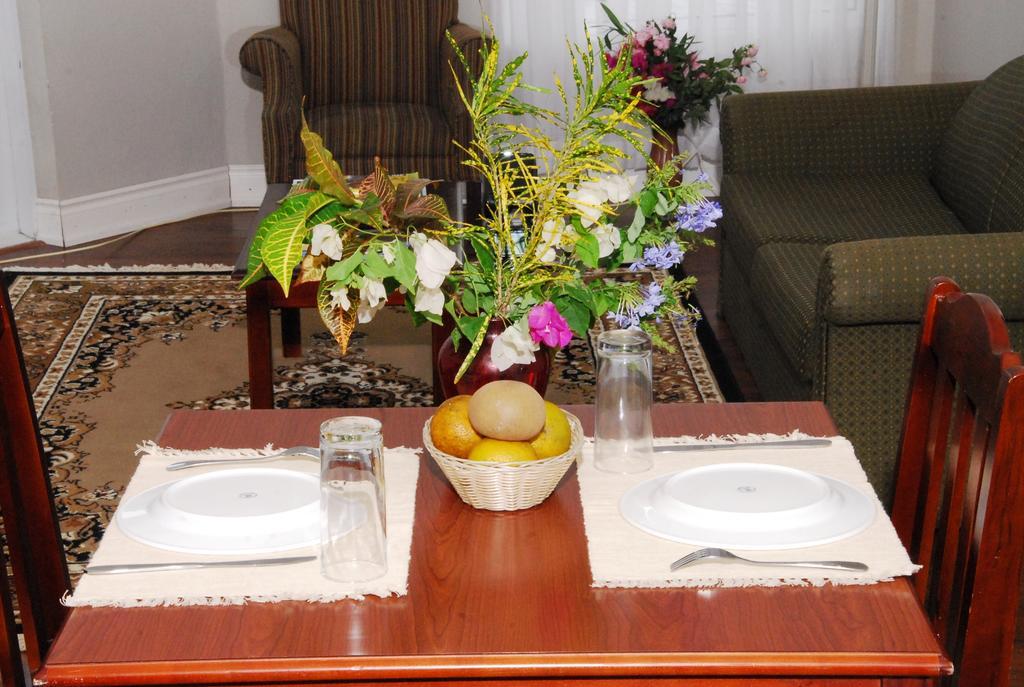 Guest House Villa Mishkan Runaway Bay Room photo