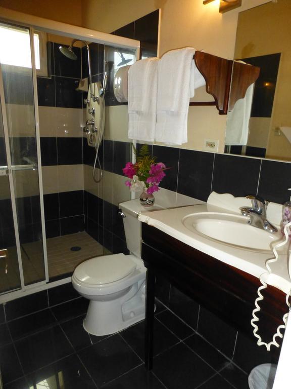 Guest House Villa Mishkan Runaway Bay Room photo
