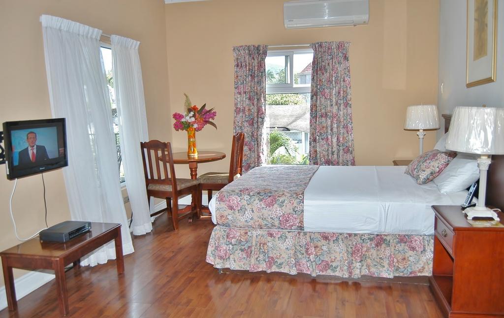 Guest House Villa Mishkan Runaway Bay Room photo