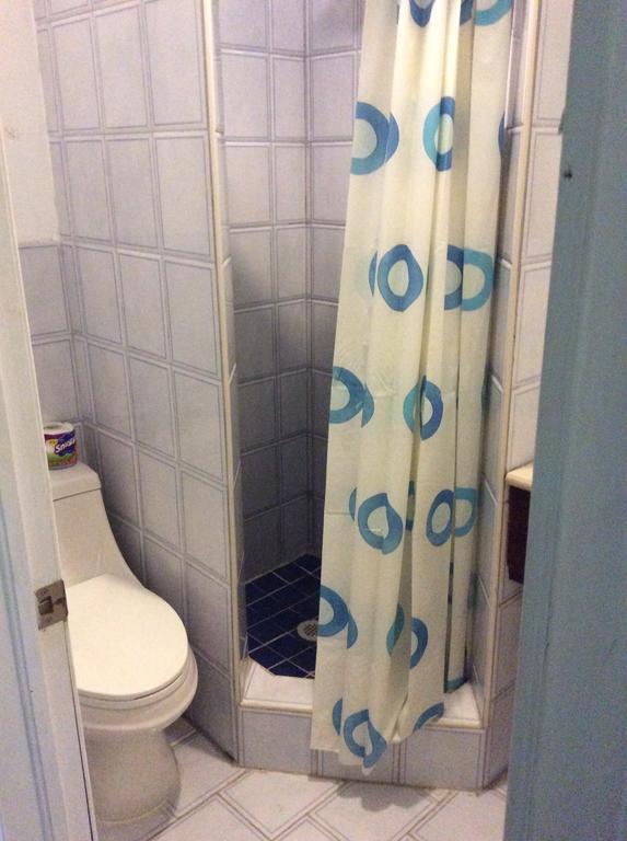 Guest House Villa Mishkan Runaway Bay Room photo