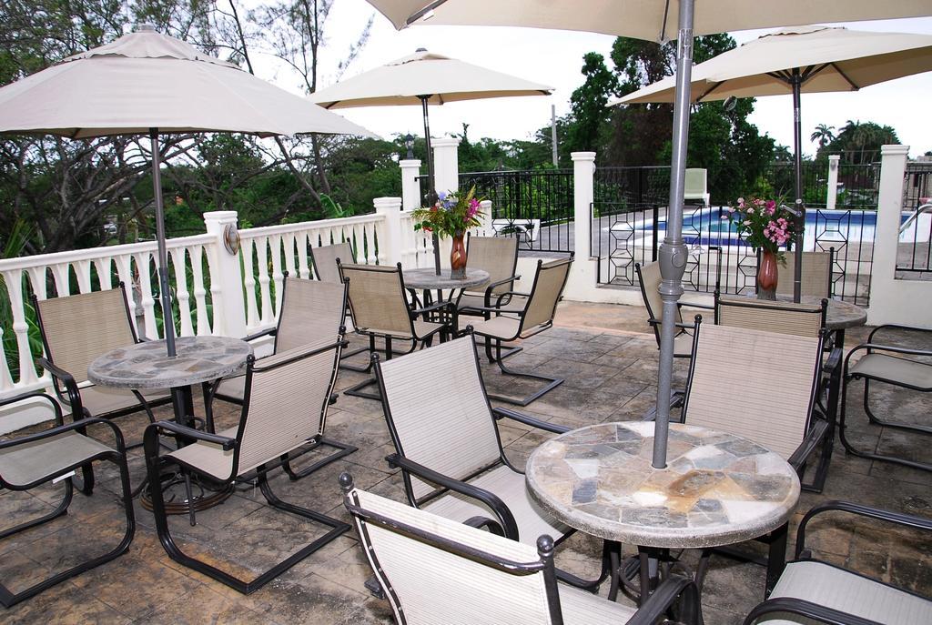 Guest House Villa Mishkan Runaway Bay Exterior photo